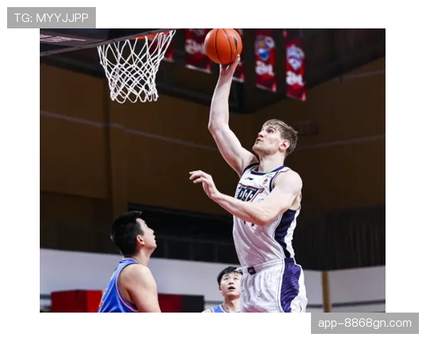 斯科蒂·巴恩斯三分爆发拉开差距 提升开拓者进攻威胁