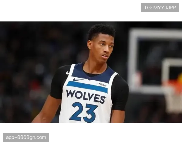 希罗无球跑位拉开防线，比常规赛三分占比上升