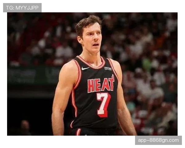 德拉季奇无球跑动提升挡拆效率，带动太阳核心进攻节奏