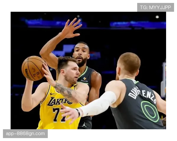 戈贝尔内线护筐有效封堵显著提升球队防守效率